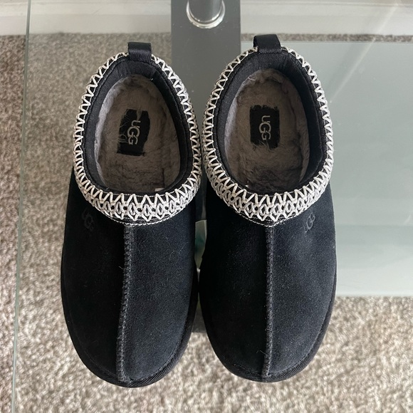 Kids Ugg Slippers - Picture 1 of 6
